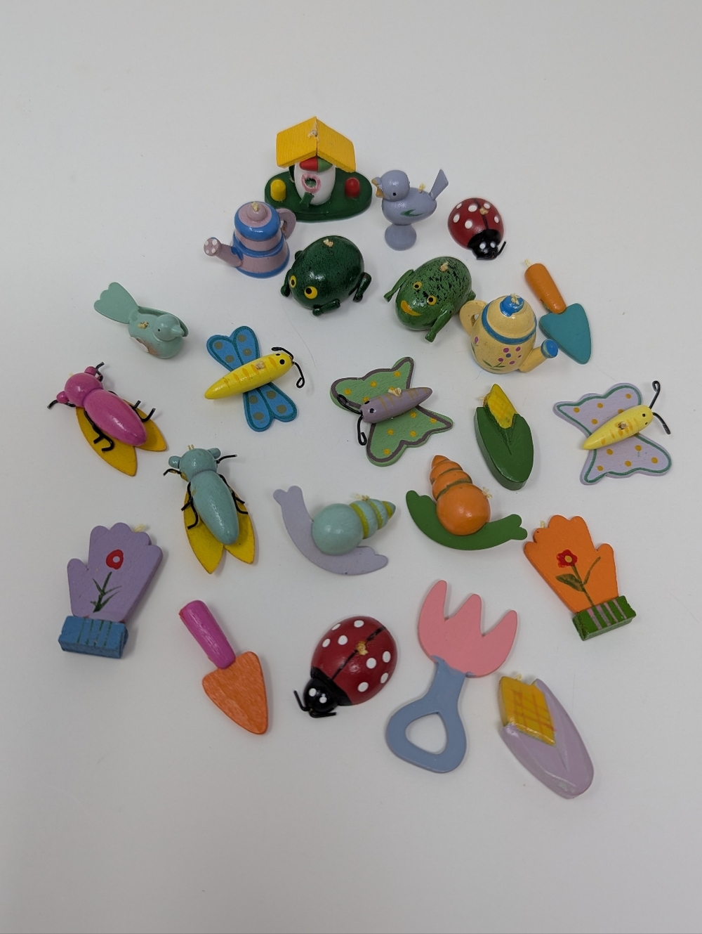 Wooden Garden Bug and Flower Toy Minatures Vintage